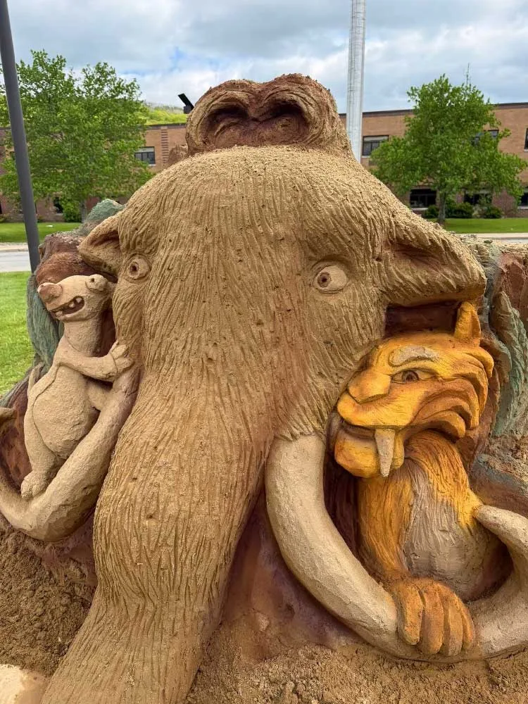 Eric Jones sand sculpture